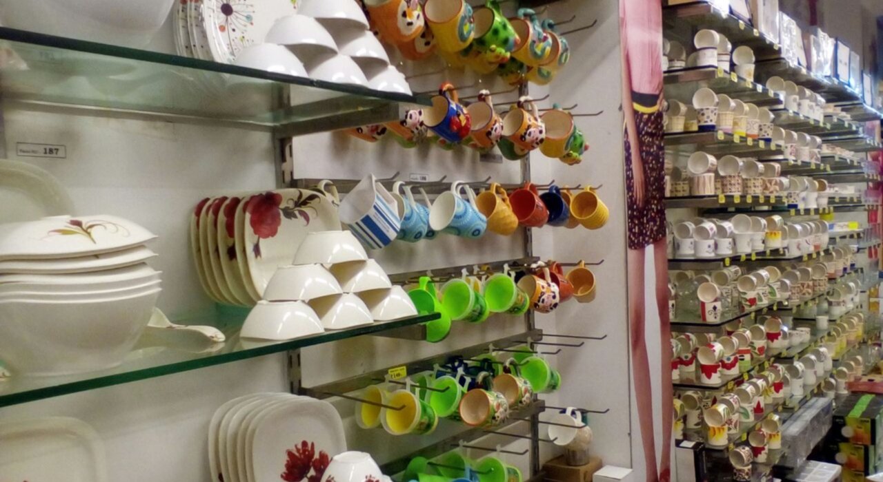 Crockery & Bar Units